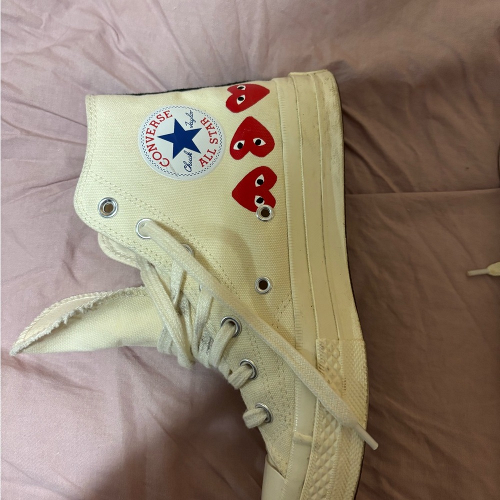 Comme des Garcons Cream Sneakers with Red Heart - Picture 4 of 6